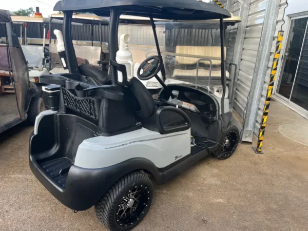 2019 club car tempo lithium golf cart - Image 4