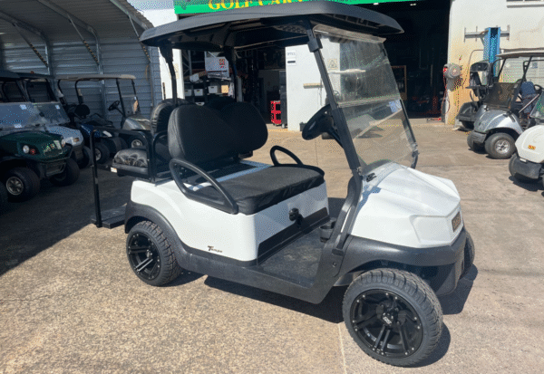 Club car tempo 2024 la white 4 seater